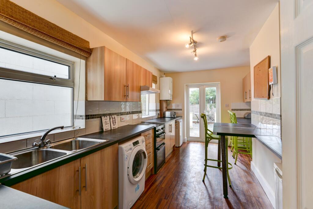 97 Bonchurch Road Kitchen (3)
