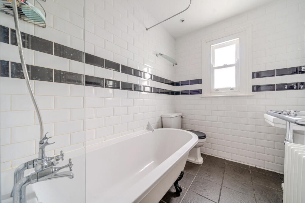 1319580-22-686b99...