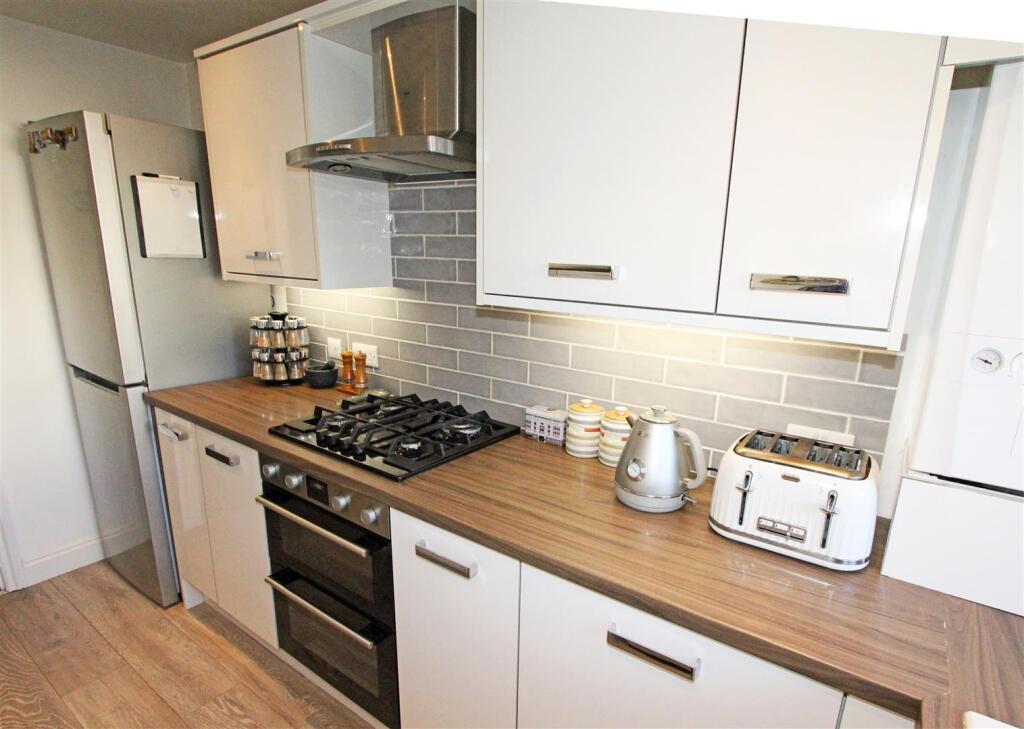 IMG_1108 kitchen.jpg