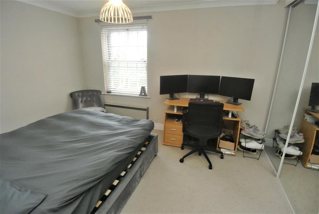 Bedroom 1.JPG