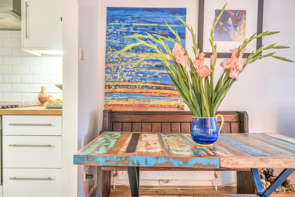 1349793-12-68c1bf...