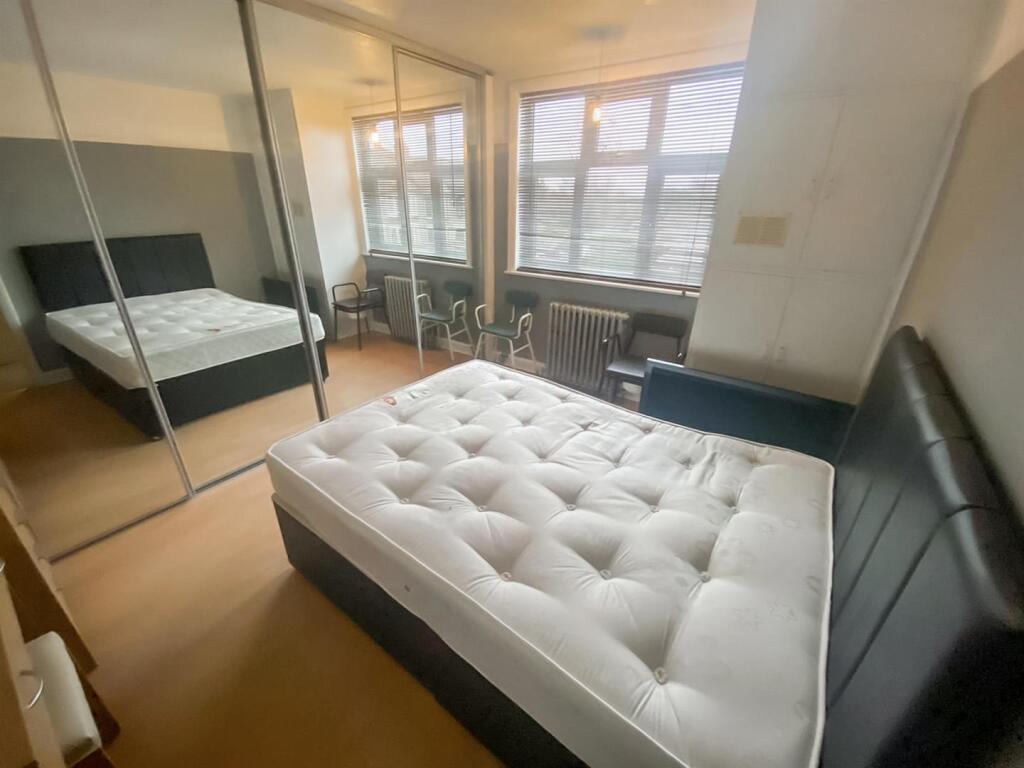 Double Bedroom 1