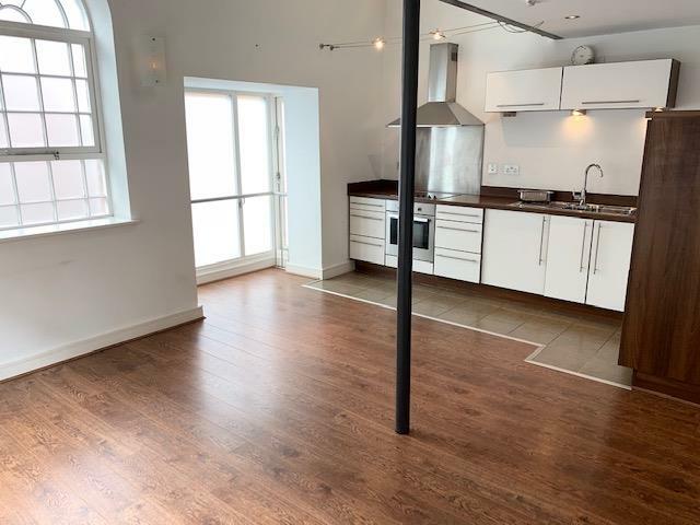 Lounge/Kitchen