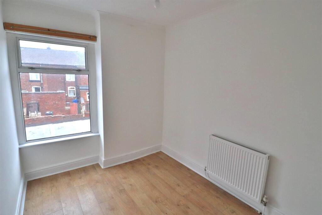 BEDROOM 3