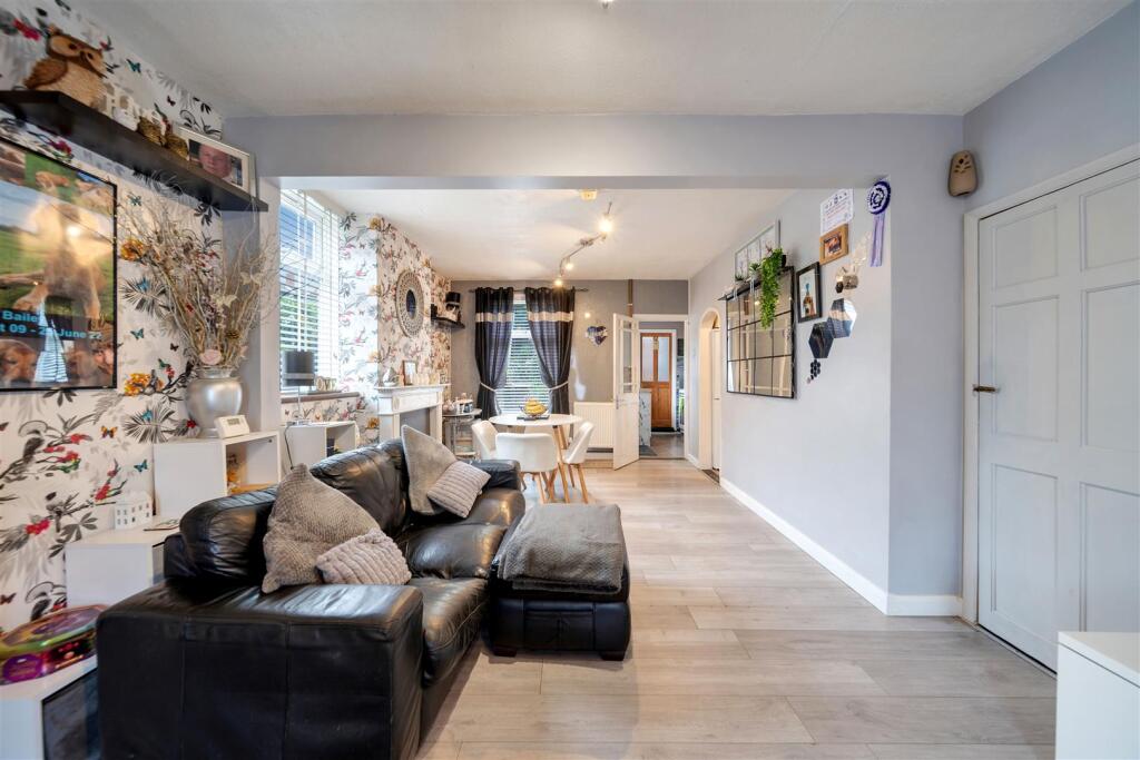 98 Henniker Rd-24.jpg