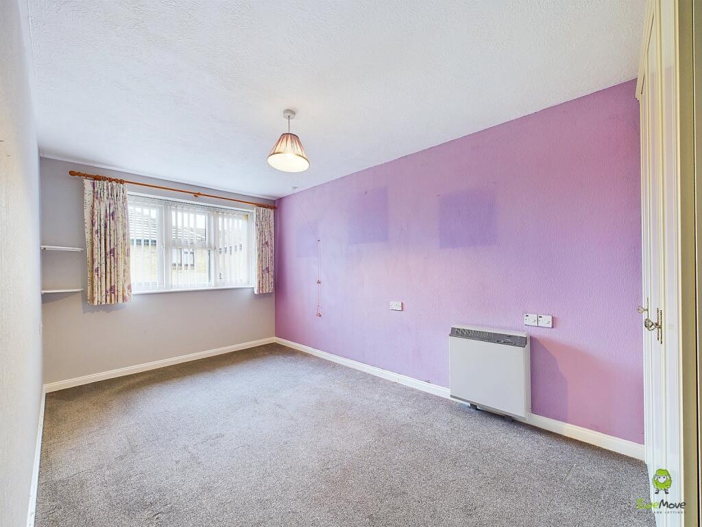 CAM03418G0-PR0170-STILL001