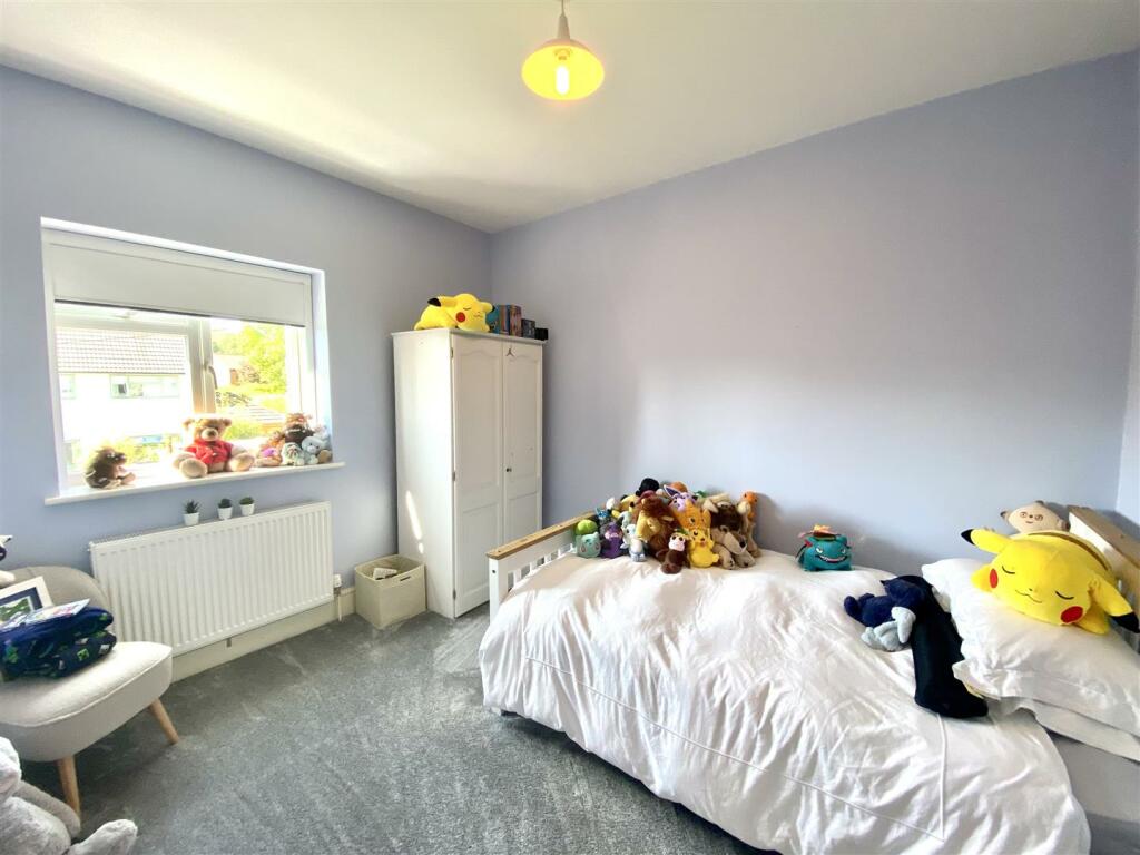 BEDROOM 4