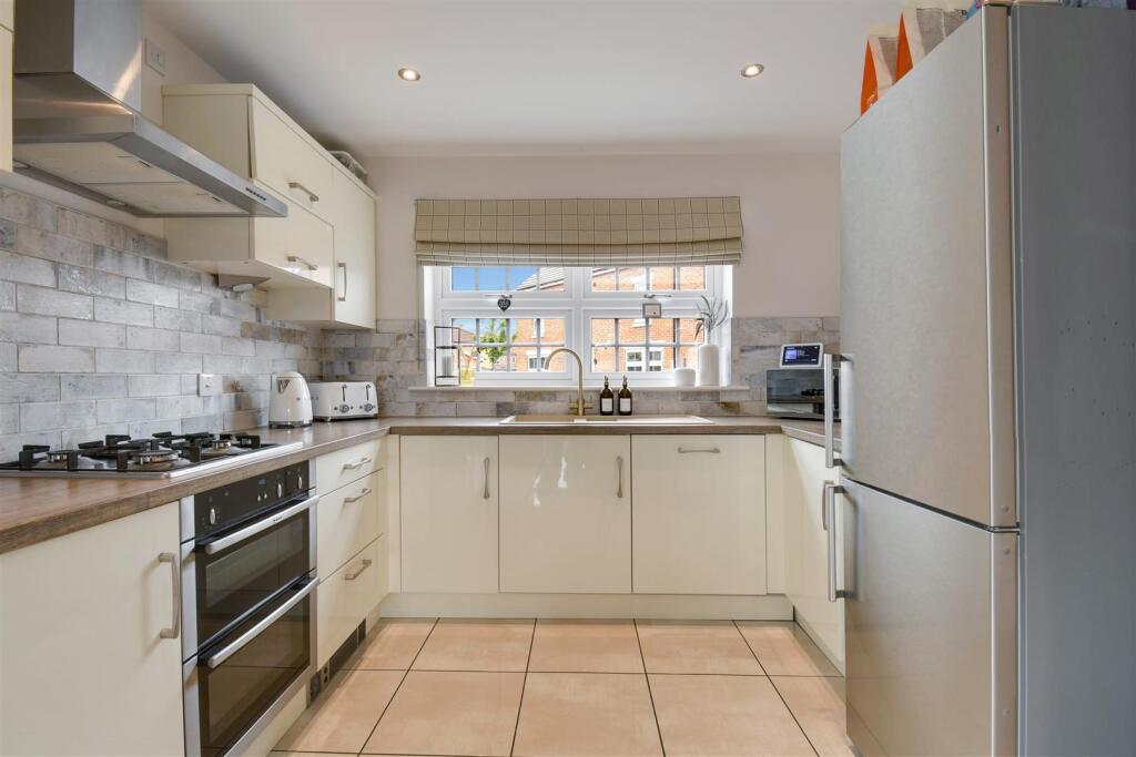 KITCHEN/LIVING/DINING