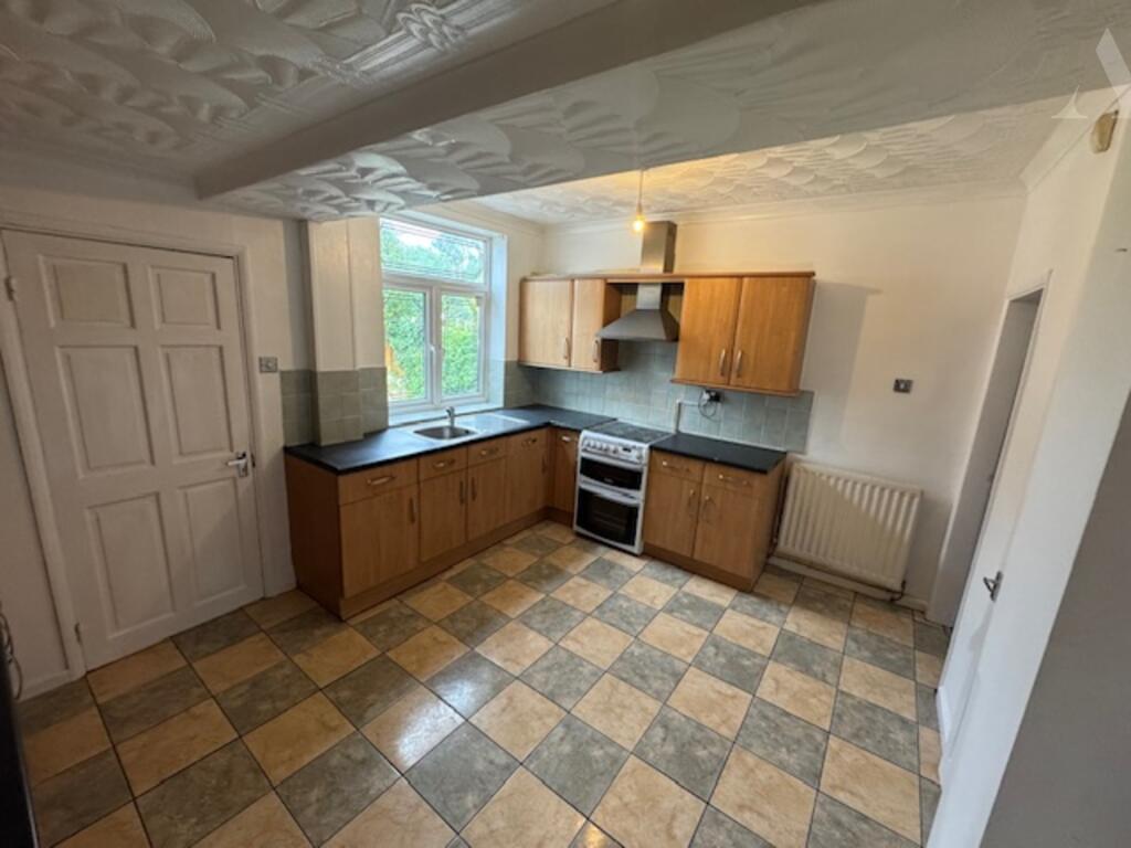 62 Sandhurst Avenue - kitchen