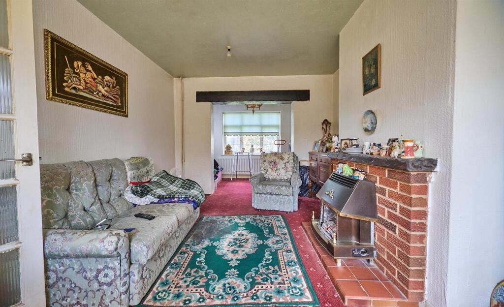 Lounge/Dining Room to Front