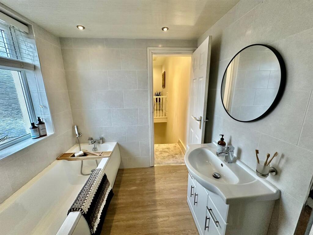 WhatsApp Image 2025-11-05 at 13.52.27_a90e6c77.jpg