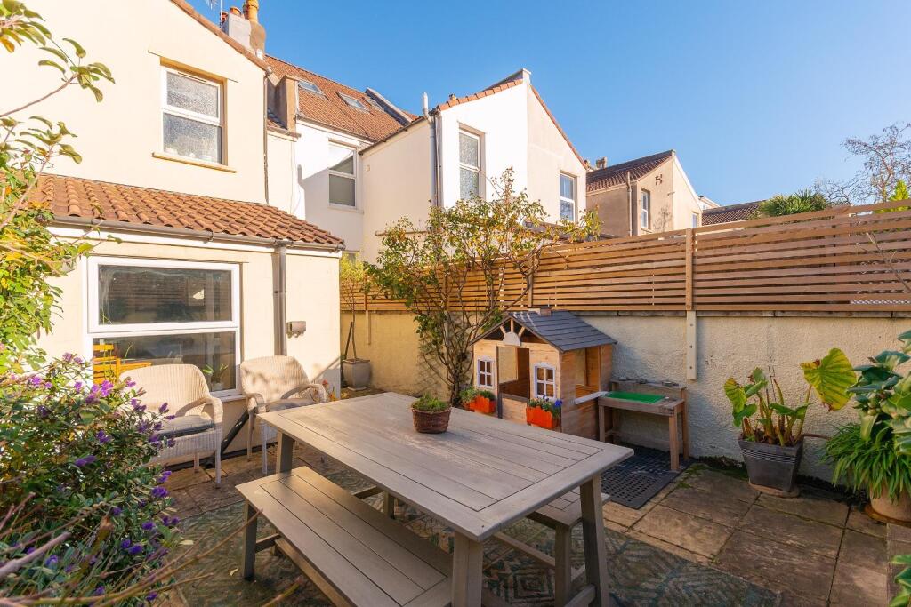 3B4RSV - External C.jpg