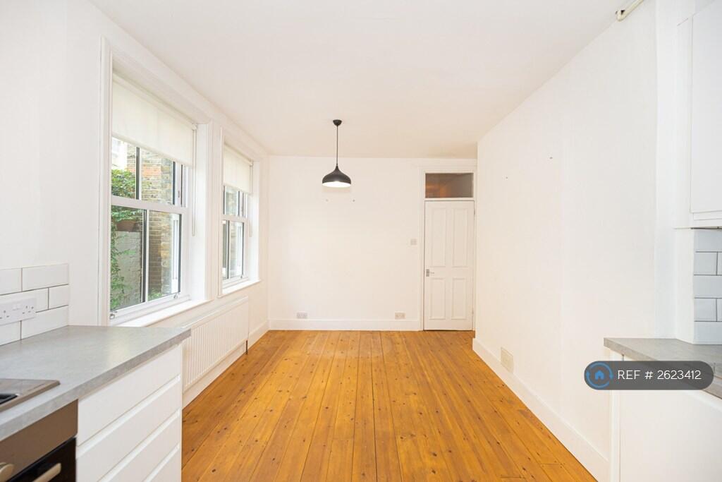 Kitchen / Dining