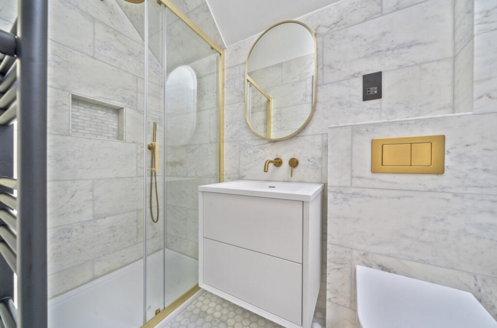 1320956-30-686ea0...