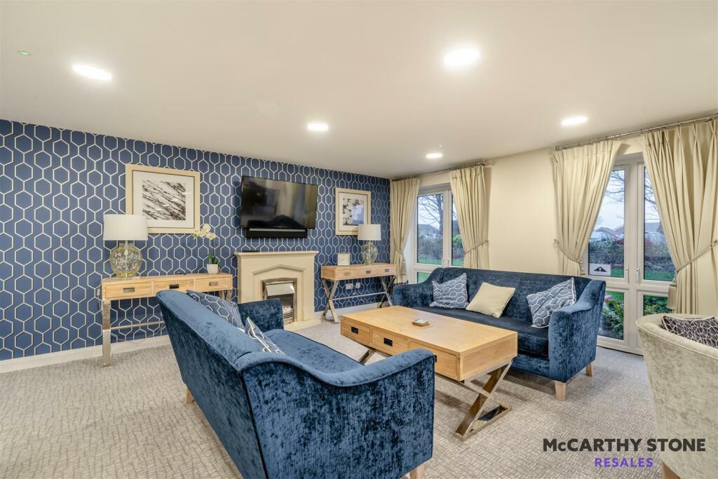 8583526-interior02.jpg
