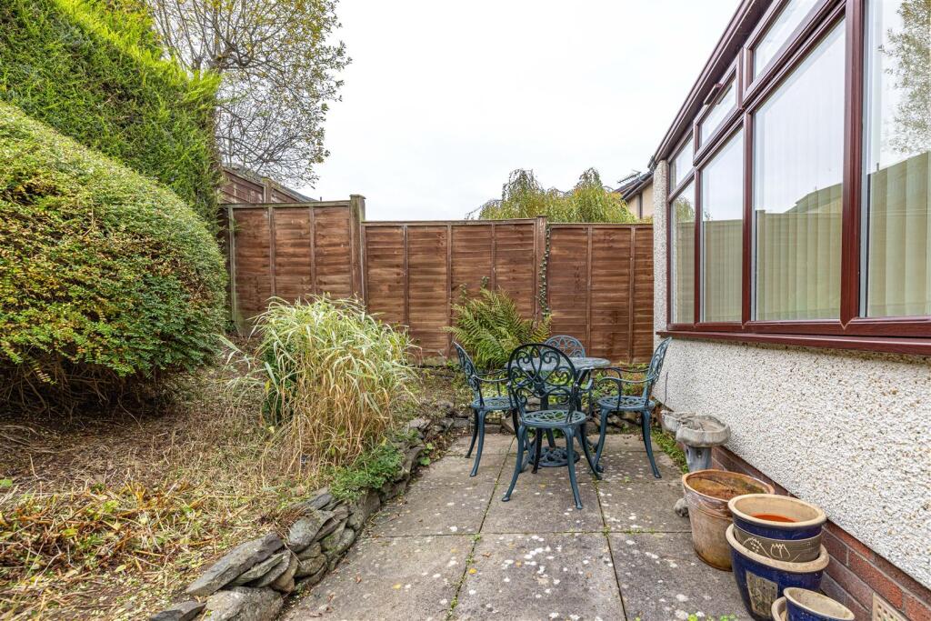 9 Sergeants Park Newtown St Boswells 37.JPG