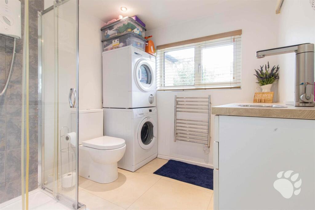 Utility/Shower Room