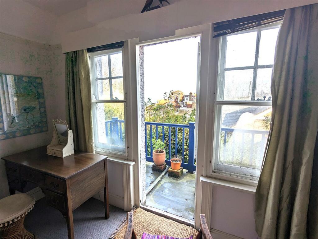 Bed 1 to Balcony.jpg