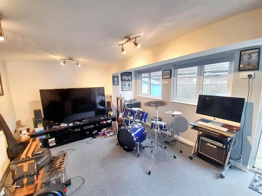 Annexe games-room