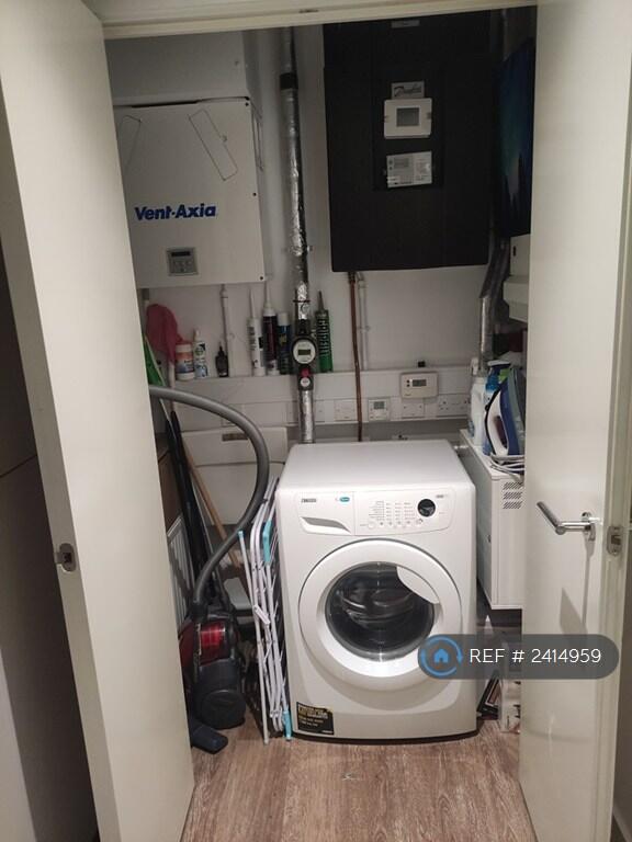 Cupboard With Washing Machine