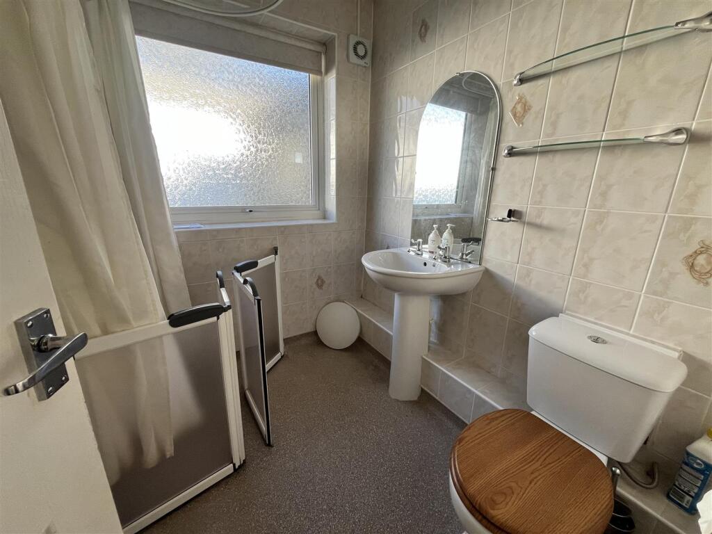 Wet room.JPG