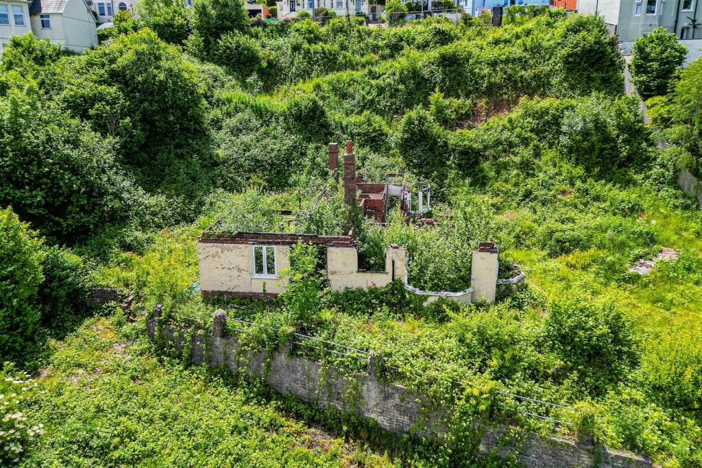 557 Caerleon Road, Newport, Gwent NP19 7LY | Freeh