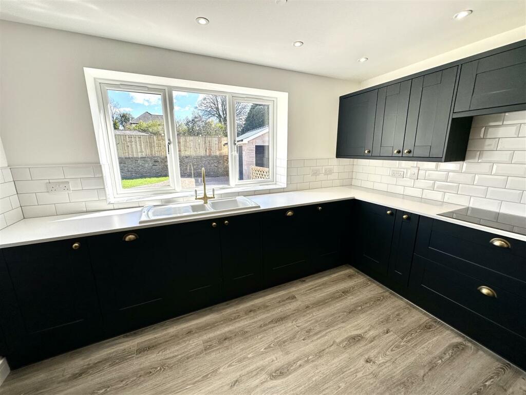 KITCHEN/DINING/FAMILY ROOM