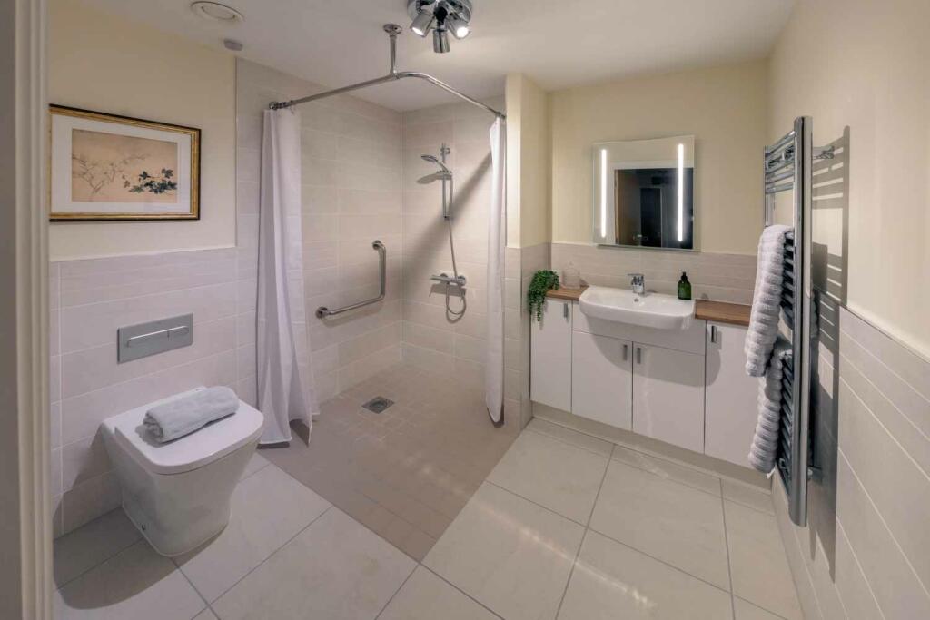 Herriot Gardens, Sunderland - Shower Room  