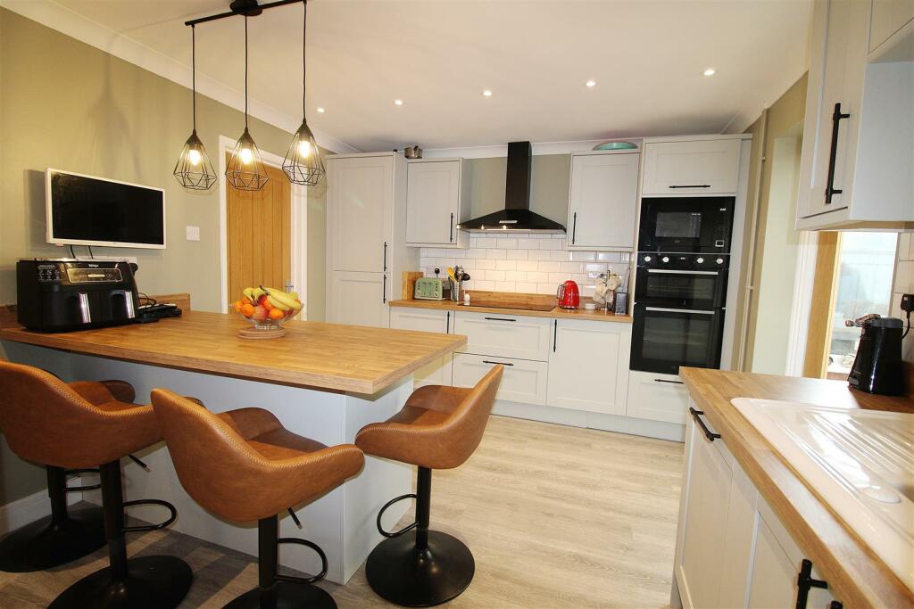 Kitchen Breakfast Room