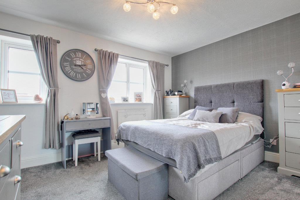 BEDROOM 1 (FRONT)