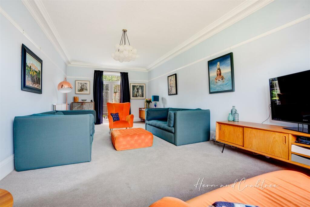 Queen Anne Square, Cardiff, HernCrabtree (16).jpg