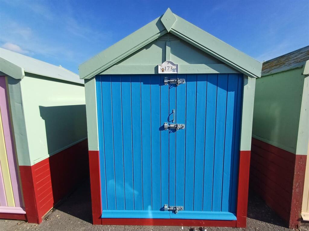 Beach Hut 173 4.jpg