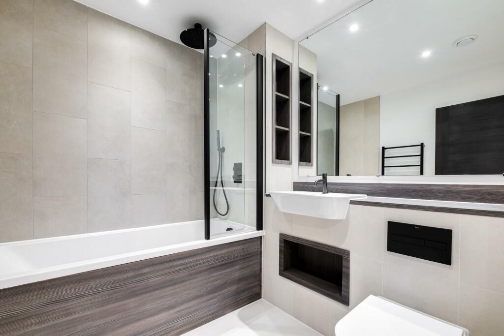 Main bathroom