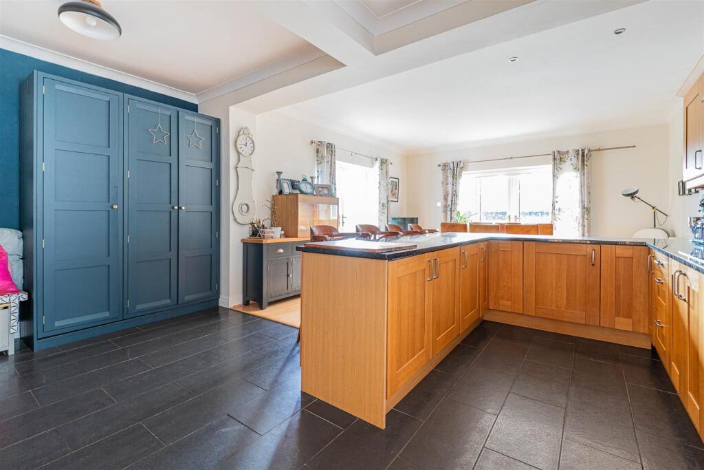 Dan Y Coed 20-35.jpg