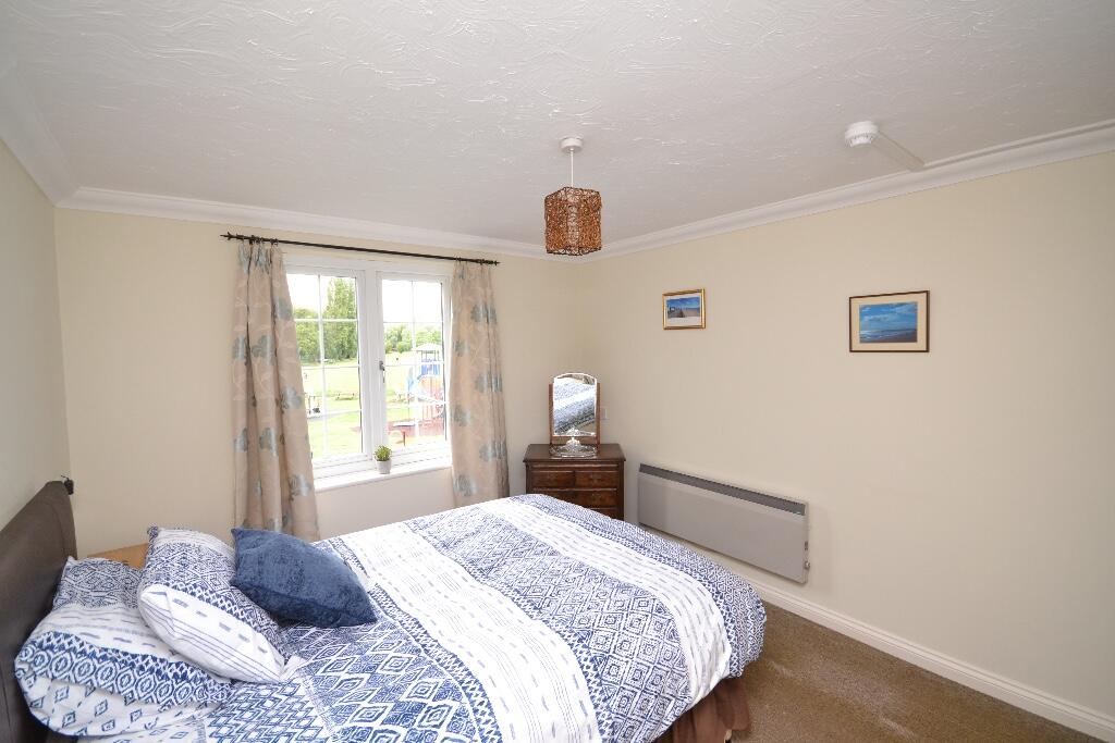 Large double bedroom