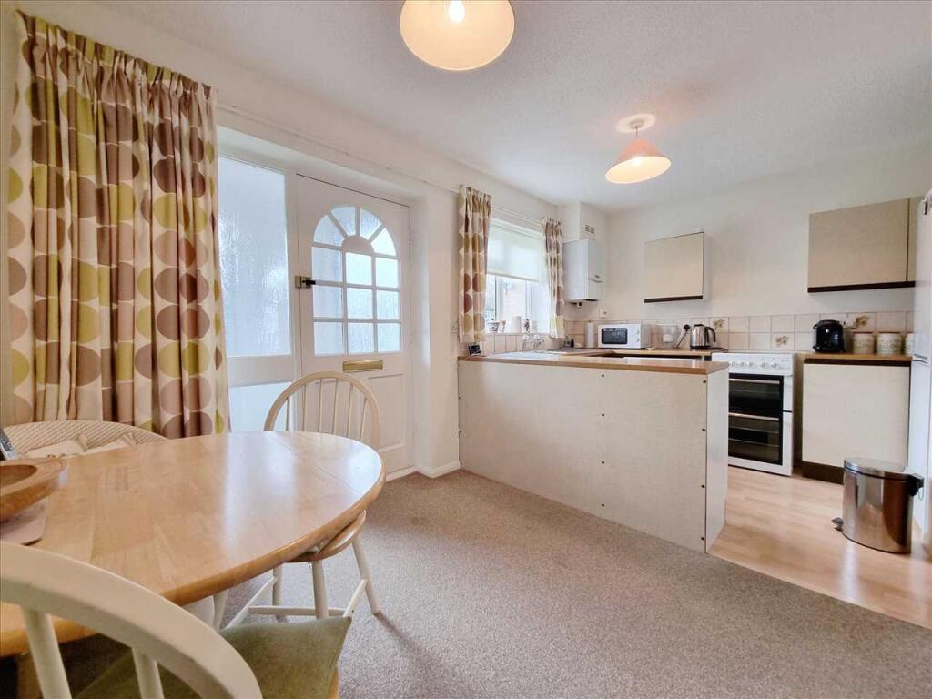 Dining Kitchen:
