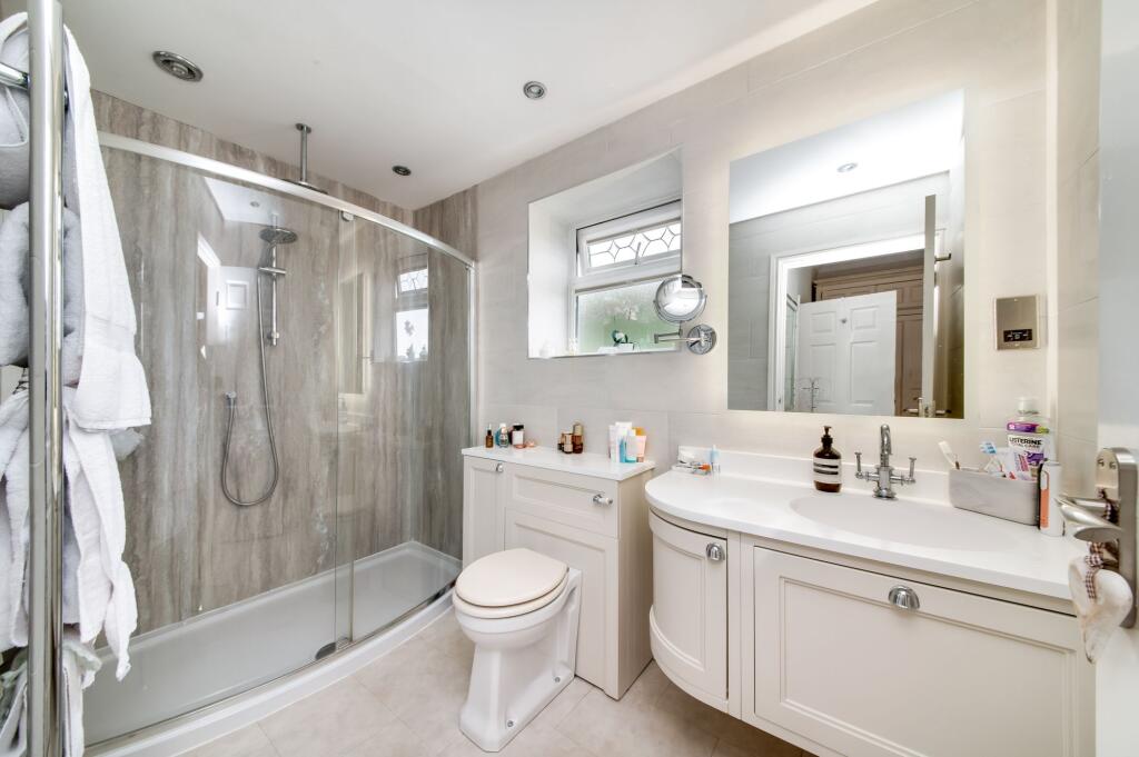 BEDROOM ONE EN-SUITE