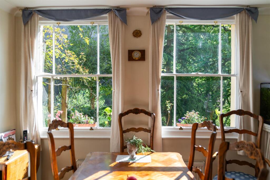 Dining Room-2.jpg
