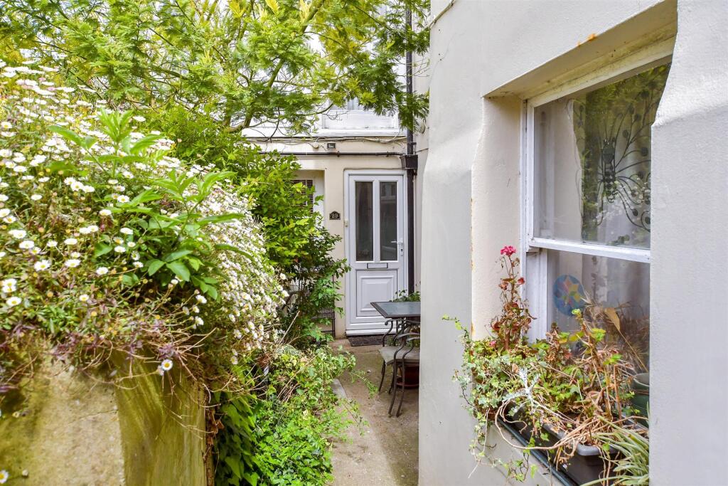 External Lifestyle Photograph