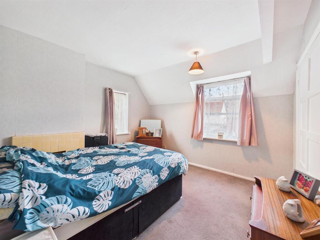 Bedroom: