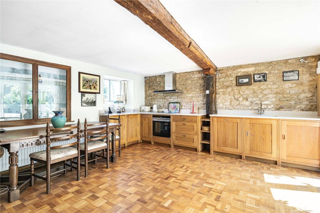 Kitchen/Dining