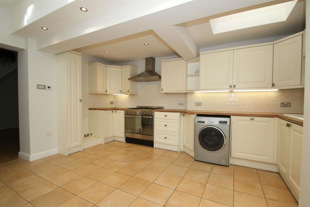 Dining Kitchen 2.jpg