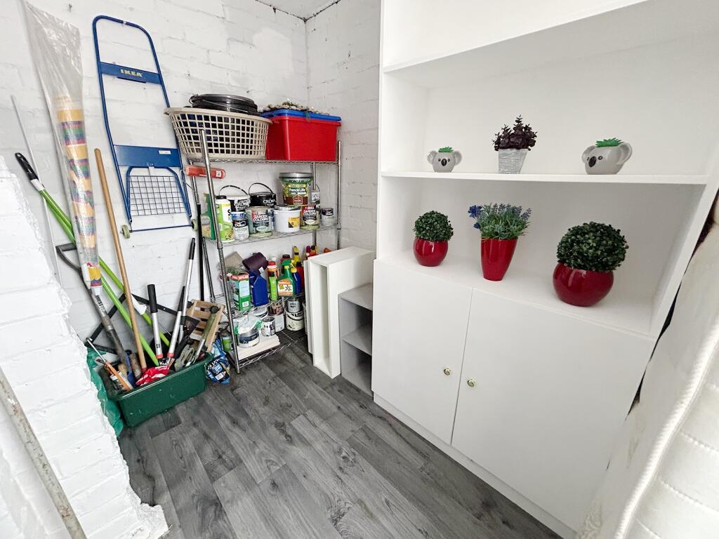 Utility room/outhouse