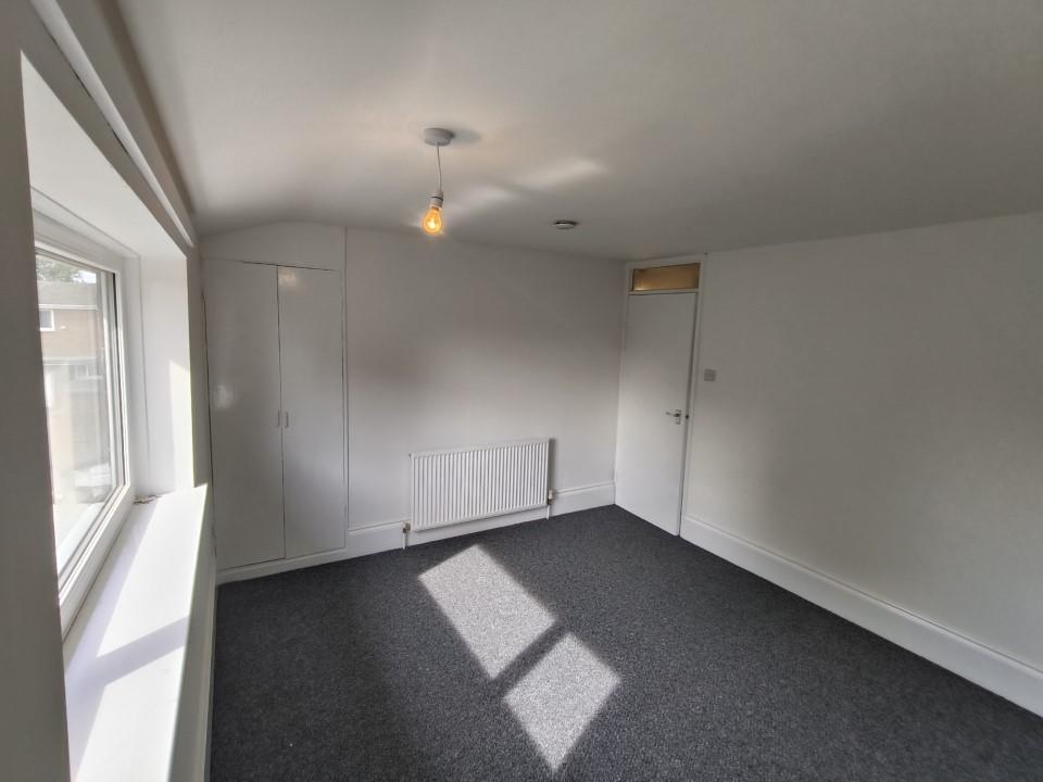 Bedroom 1 2.jpg