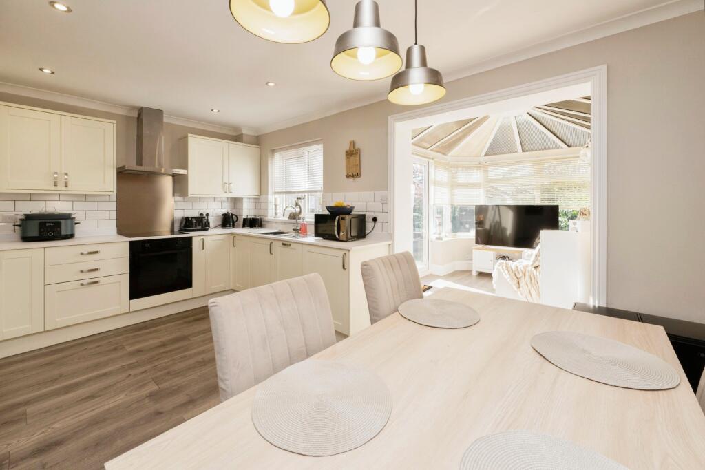 Kitchen / Diner