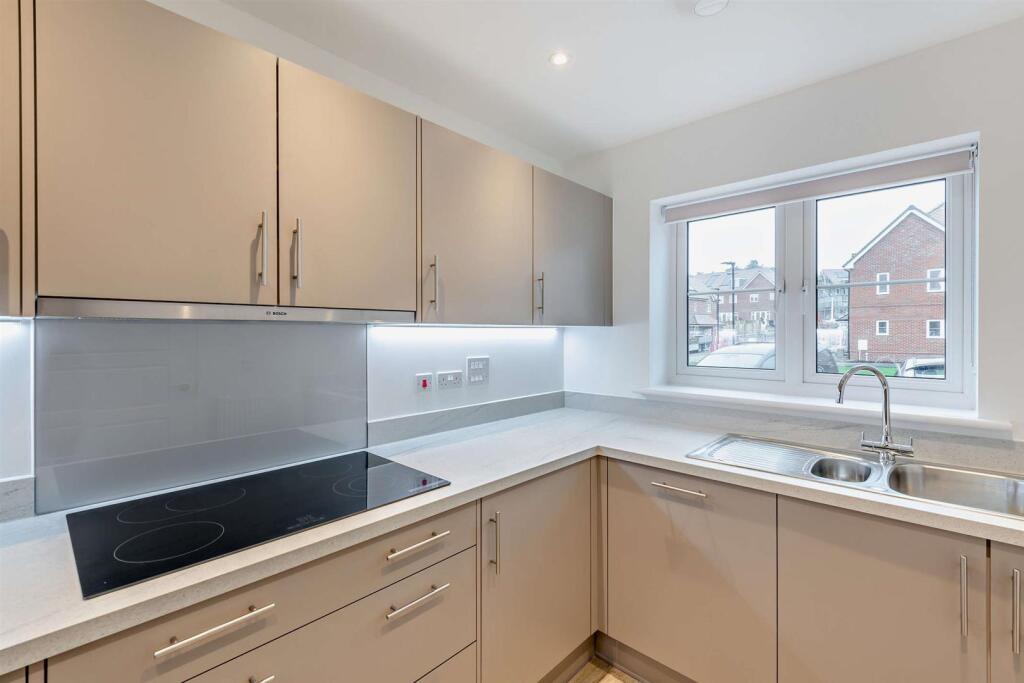 Kitchen (2).jpg