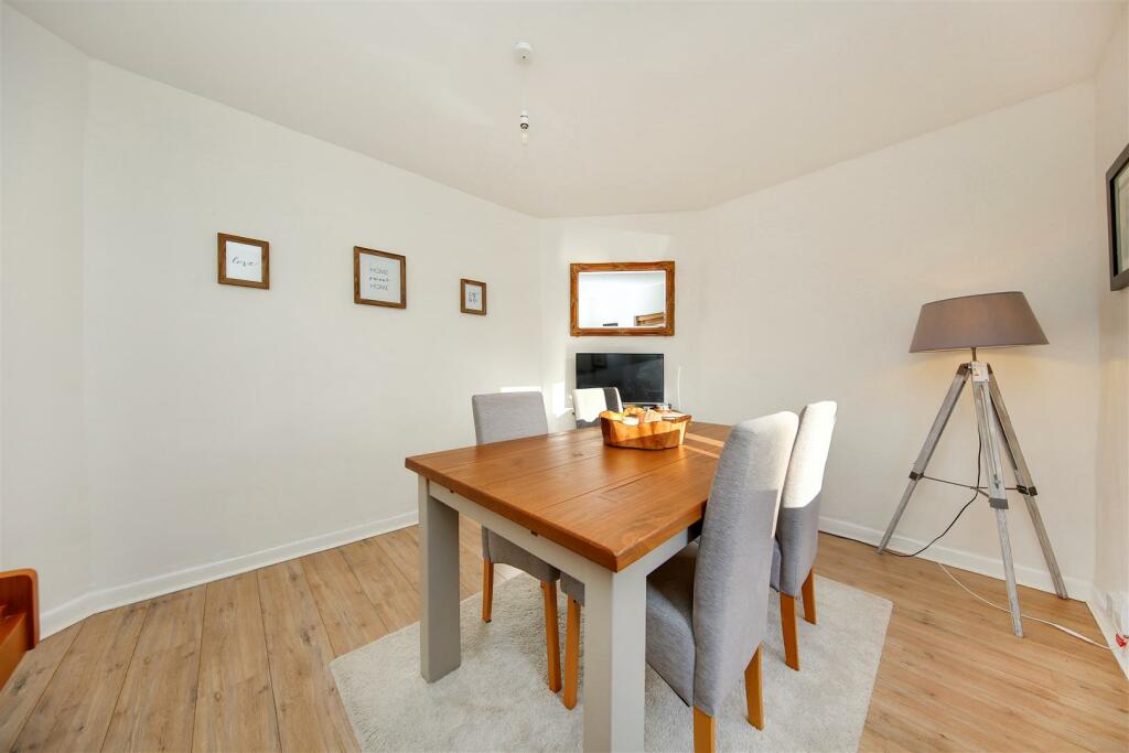 Dining Room2.jpg