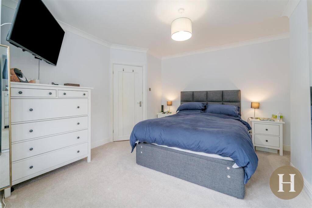 Hadleigh Estate Agents-24.jpg