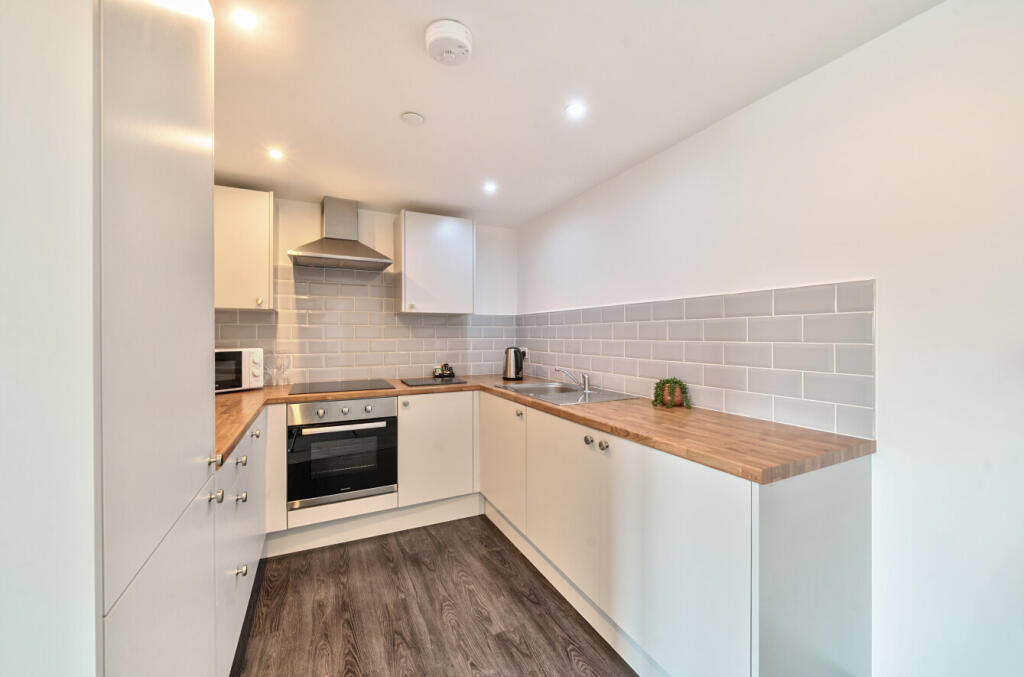 1298381-8-684fe0d...