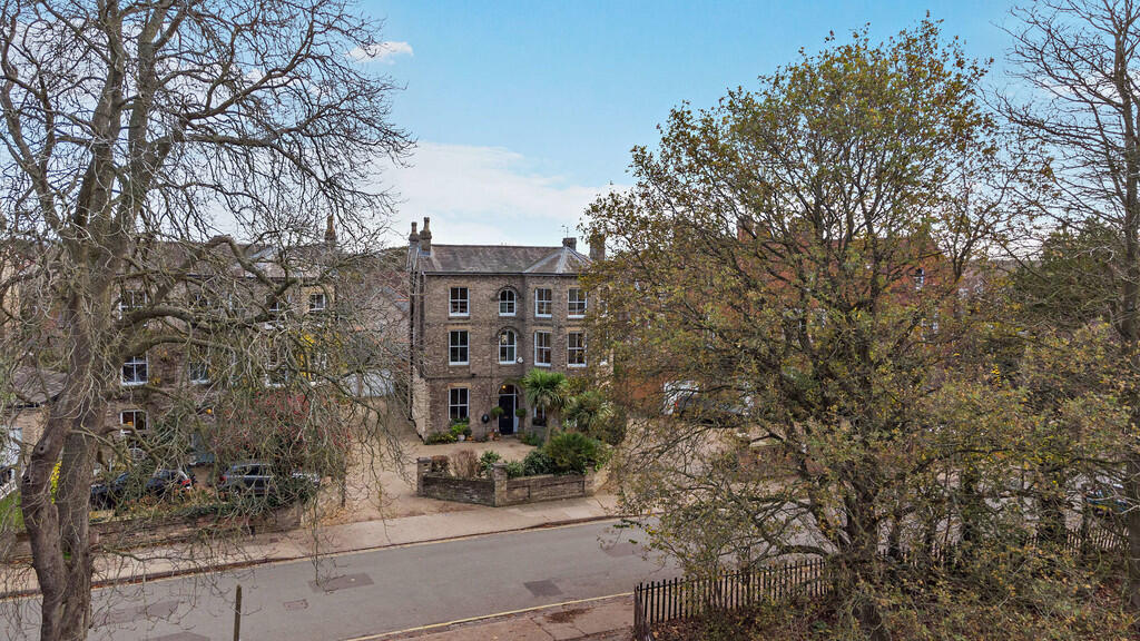 8671362-exterior0...